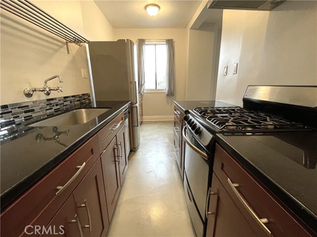 Building Photo - 315 W 3rd St