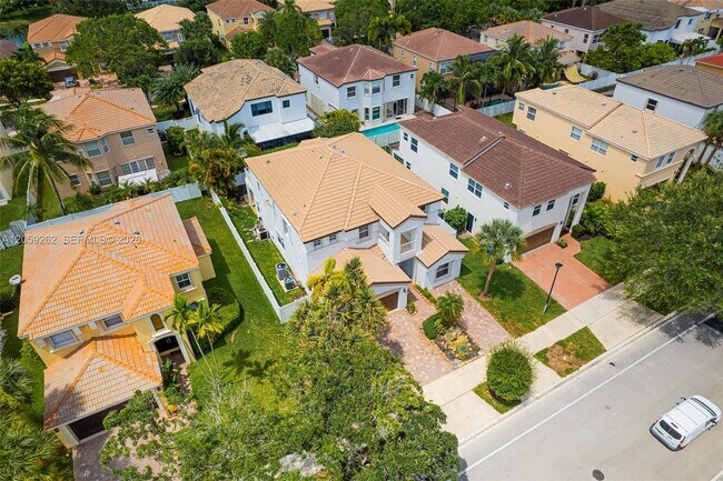 Building Photo - 15699 SW 54th Ct