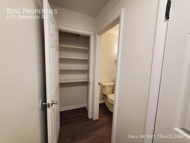 Building Photo - 1635 Parkwood Ave