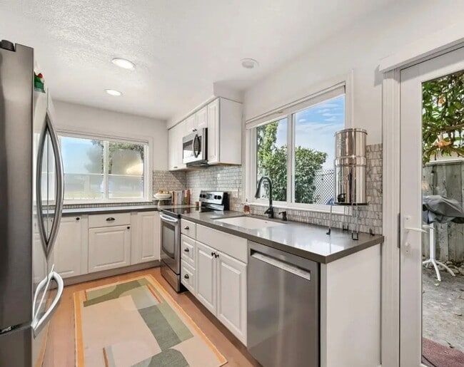 Building Photo - 533 Camino Del Mar