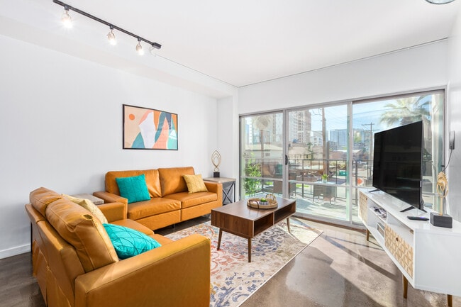 Building Photo - 805 N 4th Ave