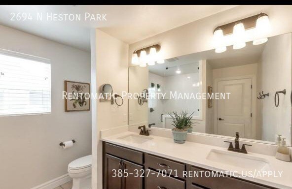 Building Photo - 2694 N Heston Park