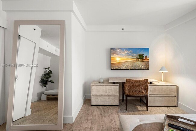 Building Photo - 102 24th St