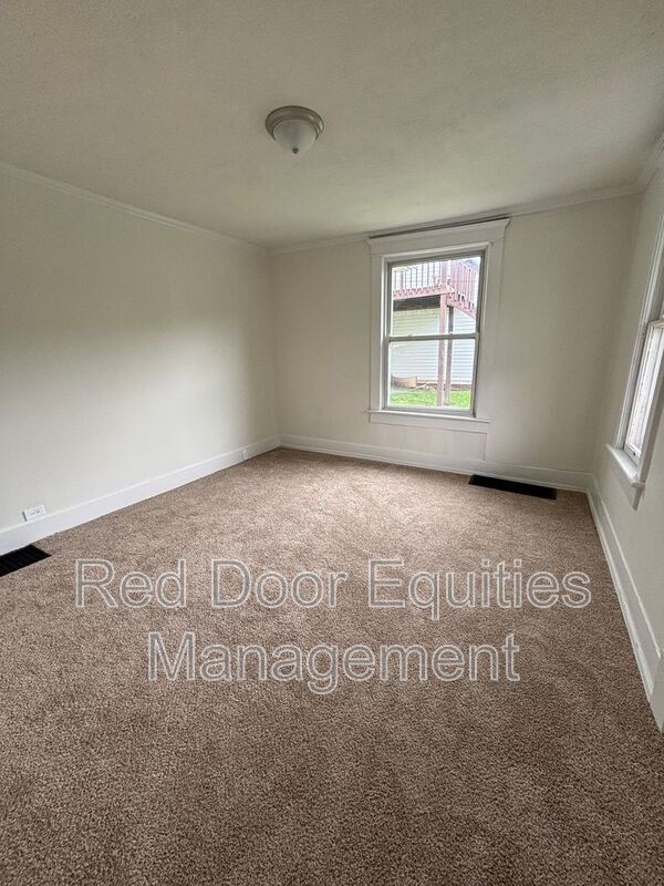 Building Photo - 1207 N Columbus St
