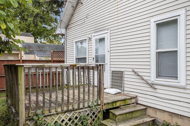 Building Photo - $799-Stylish 1-Bed/1-Bath Apartment with a Fresh Makeover!