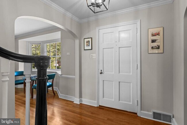 Building Photo - 507 Meadowbrook Cir