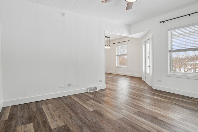 Living Room/FamilyRoom Leads to Formal Dining Room - 2878 Kimmel St