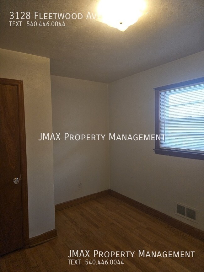 Building Photo - This property has a no security deposit op...