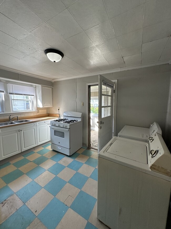 Building Photo - 1531 Johnson Ave