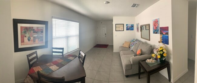 Building Photo - 450 Sunlit Coral St