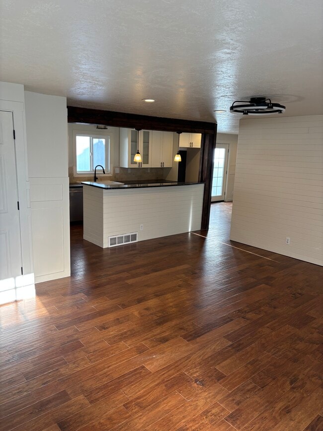 Building Photo - 1458 Cheever Ln