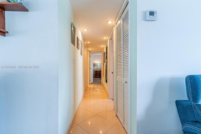 Building Photo - 121 Golden Isles Dr