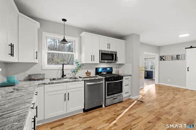Building Photo - 28 Bell Pond Dr