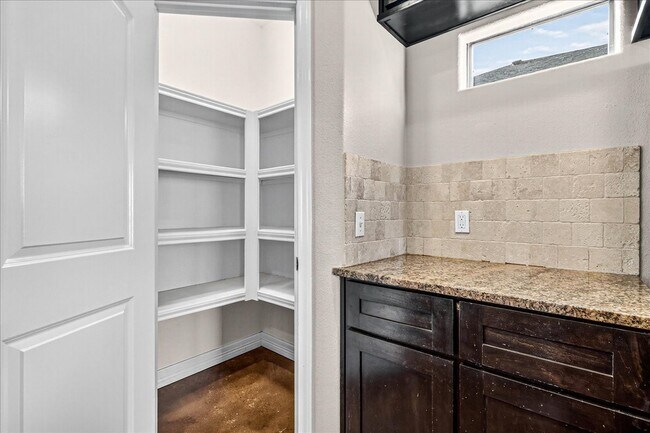 Building Photo - 7237 Lake Tranquility Dr