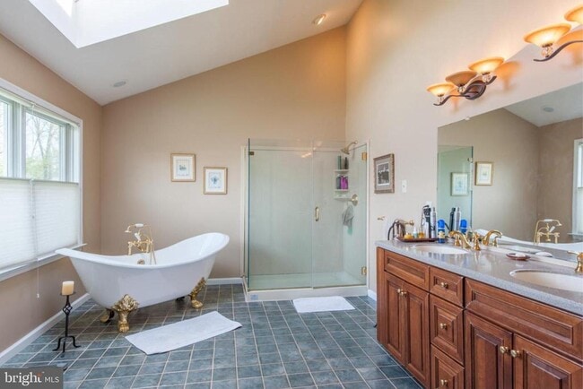 Building Photo - 4900 Hunt Field Dr