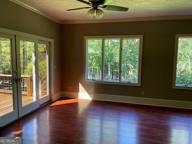 Building Photo - 124 Sunny Point Cir