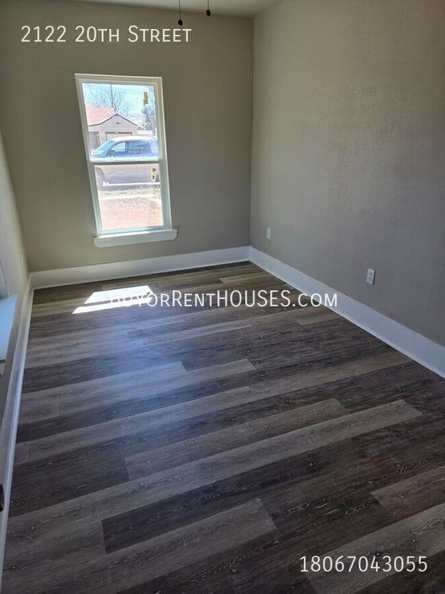 Building Photo - 2122 20th St