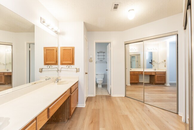 Building Photo - 6818 Brockington Dr