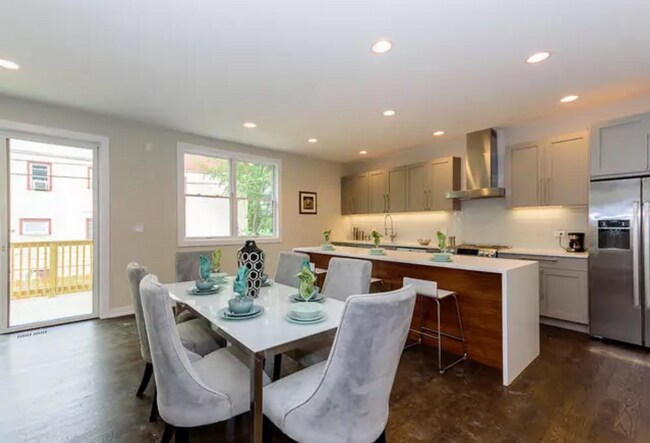 Building Photo - New Construction 3 Bed/ 2 bath Andersonville/Edgewater