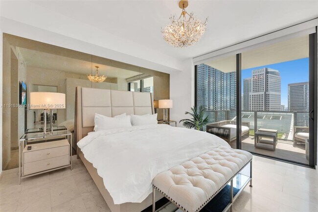 Building Photo - 88 SW 7th St