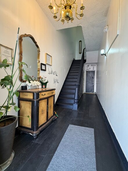 WELCOME to The Wheeler 217 - 217 Hamilton Ave