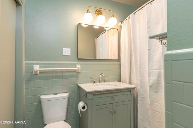 Building Photo - 509 Alonda Dr