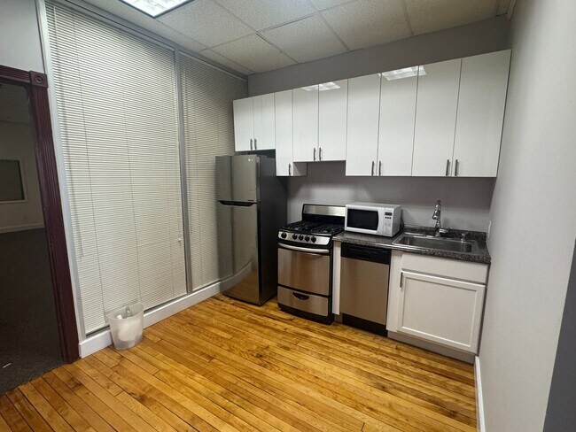 Building Photo - 171 Genesee St