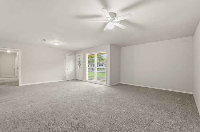 Building Photo - 2918 Tarpey Ave