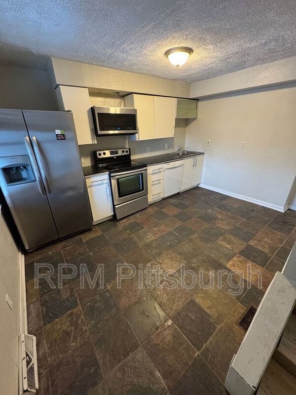 Primary Photo - 2840 Josephine St