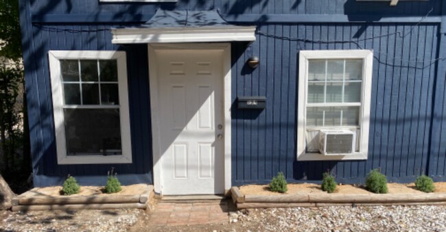 Building Photo - 904 Tulane St