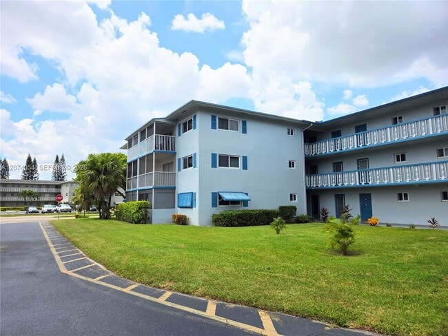 Building Photo - 981 Hillcrest Ct