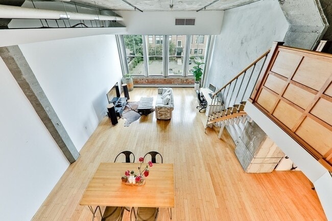 Building Photo - 156 Porter St