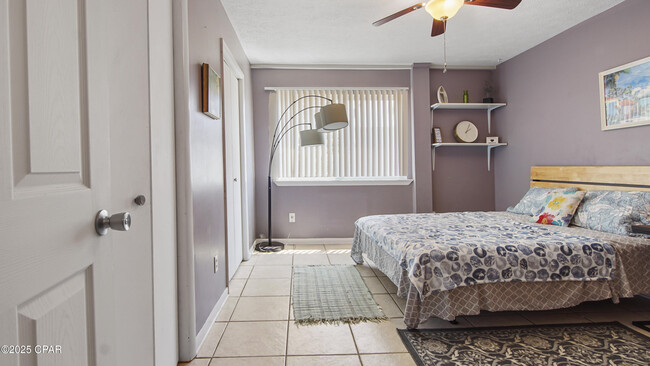 Building Photo - 513 Lantana St