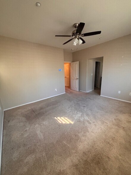 Building Photo - 35780 Hazelhurst St