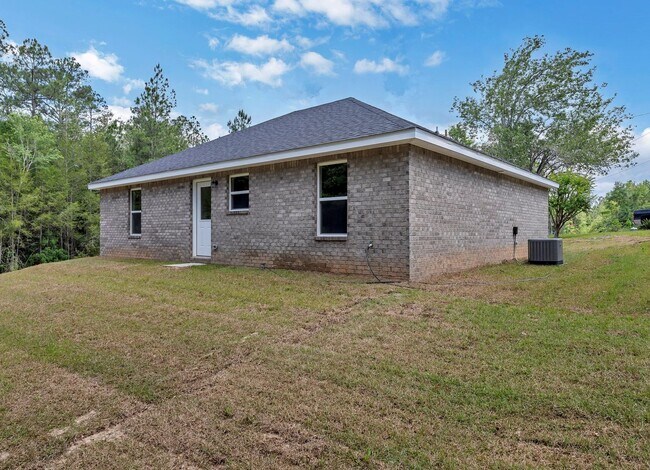 Building Photo - MOVE IN SPECIAL 1/2 off 1st months rent!!!!