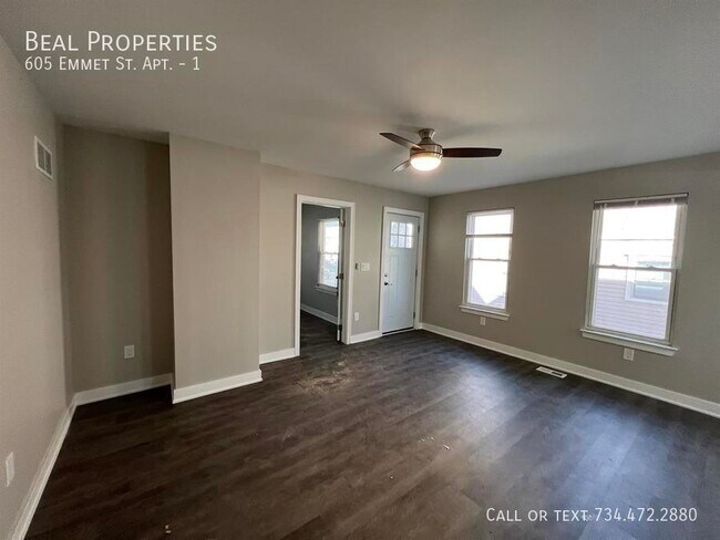 Building Photo - 605 Emmet St