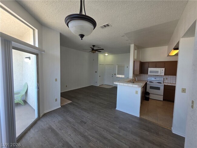 Building Photo - 3150 N Soft Breezes Dr