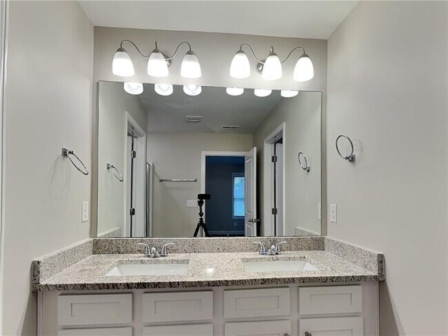 Building Photo - 409 Trickum Hill Dr