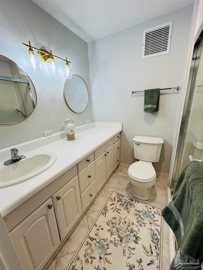 Building Photo - 825 Bayshore Dr