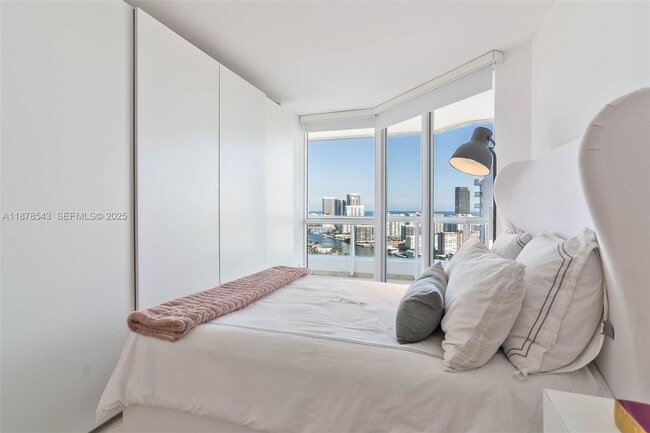 Building Photo - 21205 Yacht Club Dr