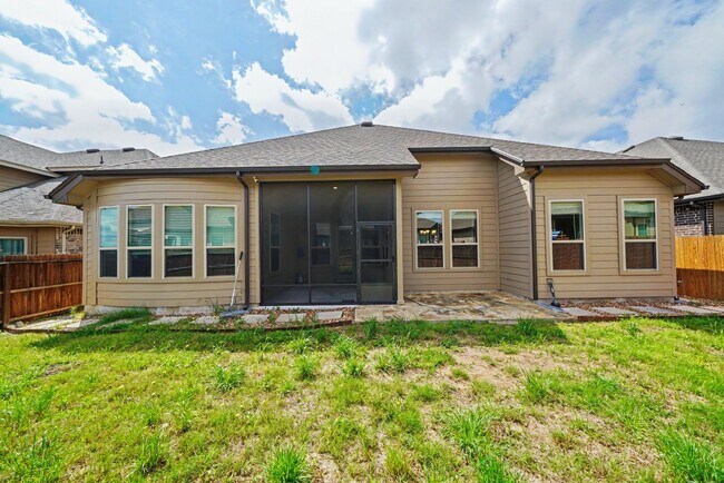 Building Photo - Stunning 4BR Home with 3-Car Garage in Turning Stone - Realtor Commission: $750