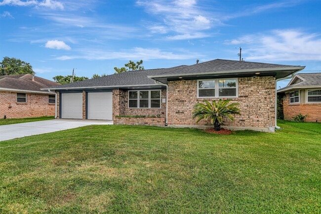 Building Photo - 2505 Dewberry Ln