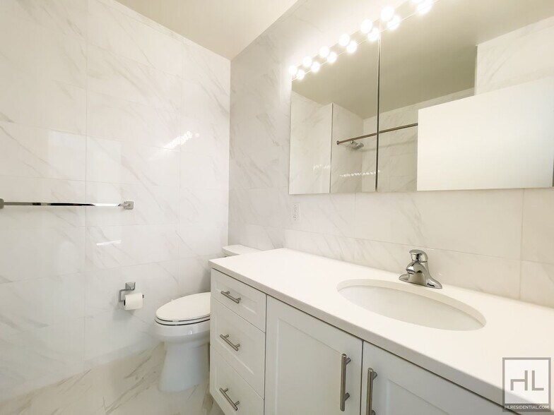 Building Photo - West 87th Street