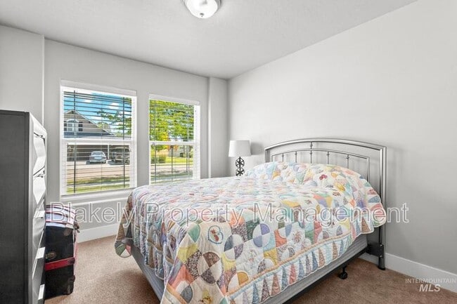 Building Photo - Baxter Way, 319 N.