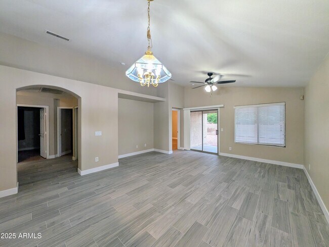 Building Photo - 7059 W Gardenia Ave