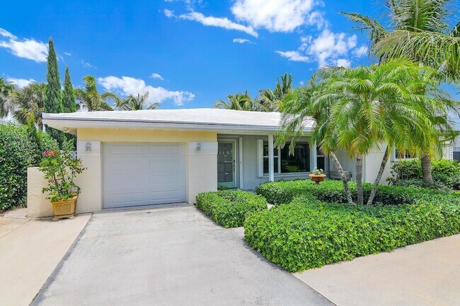 Building Photo - 3211 Karen Dr