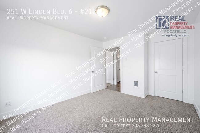 Building Photo - 251 W Linden Ave