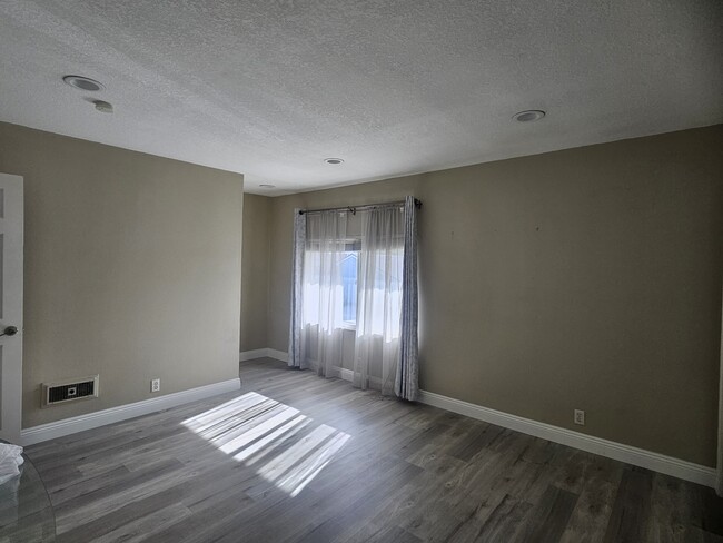 Master bedroom - 39 Meadowgrass