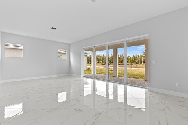 Building Photo - 15054 Wildwood Cir