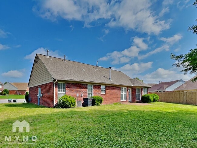 Building Photo - 2706 Dry Well Cove